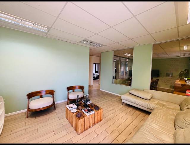 210M² OFFICE FOR SALE IN FOURWAYS GARDENS